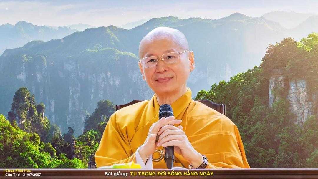 PHÍA SAU SỰ BÌNH YÊN