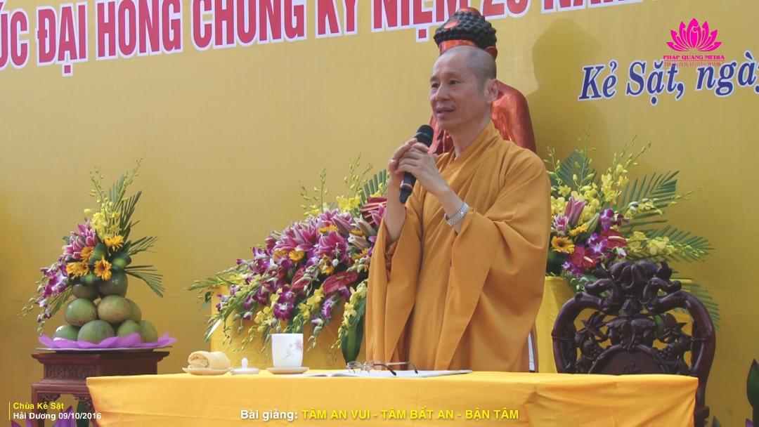 RỦ NHAU ĐI CHÙA